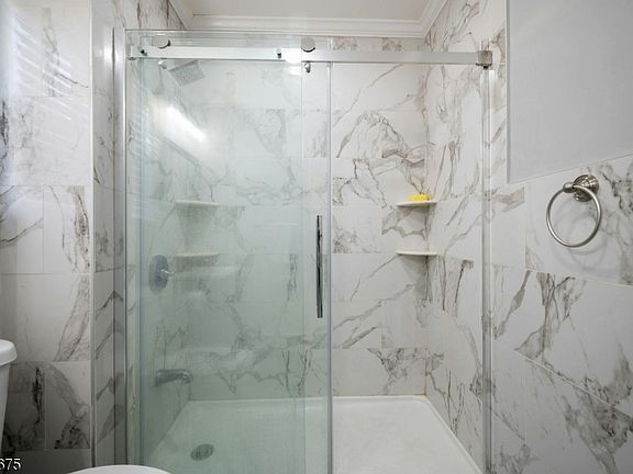 5th image of 180 - 90 Littleton Rd #90
