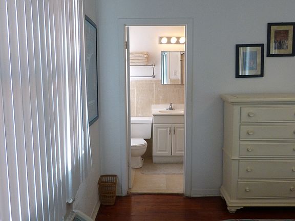 5th image of 1100 Collins Ave APT 211