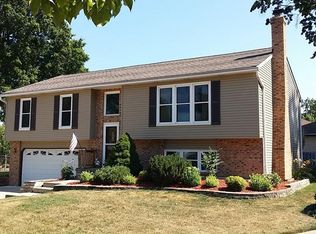 5453 Oak Ridge Dr, Willoughby, OH 44094