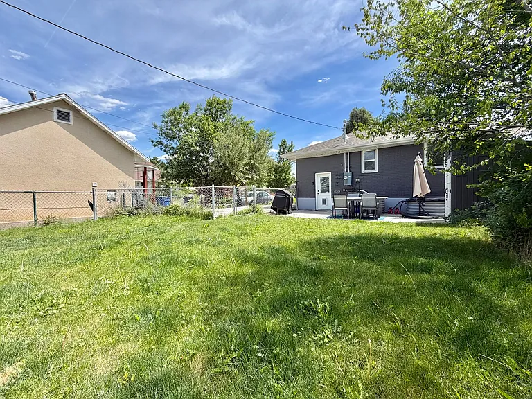 251 E Kelsey Ave — Photo 10