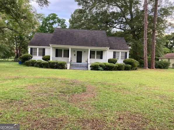 304 Rosewood Dr, Dublin, GA 31021