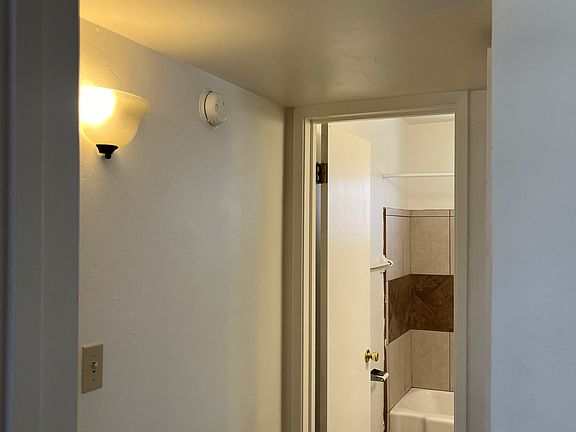 4th image of 1610 N Catalina Ave #1610