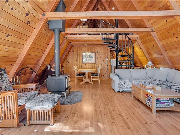 4th image of 22924 Woodend Dr