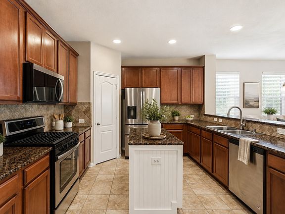 5th image of 498 Grayson Ln