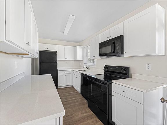4th image of 7288 Howard Cir