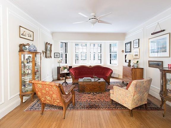 2nd image of 989 Memorial Dr APT 292