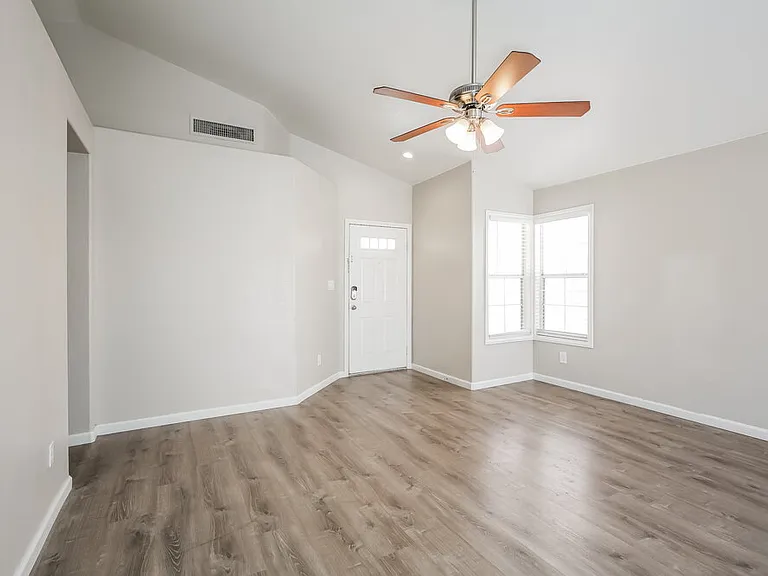 6040 Hidden Rock Dr — Photo 5