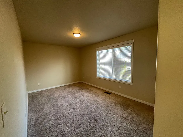 5783 SW Remington Dr — Photo 35