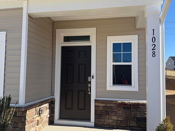 3rd image of 1028 Red Finch Way