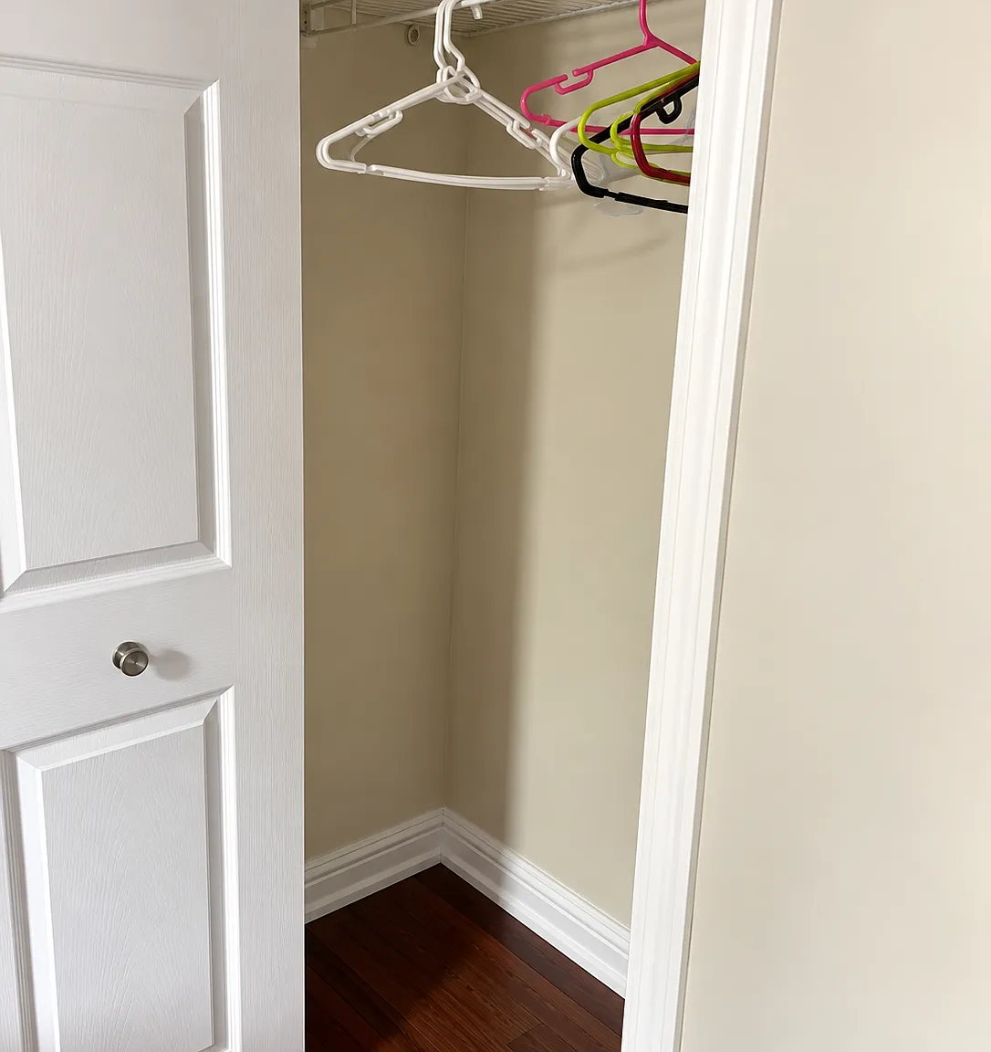 1 bed, $880 — Photo 2