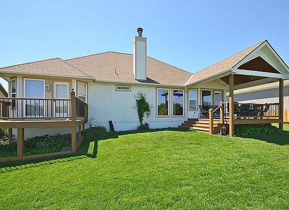 4th image of 18009 Rollins Dr