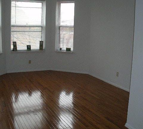3rd image of 4262 Shaw Blvd
