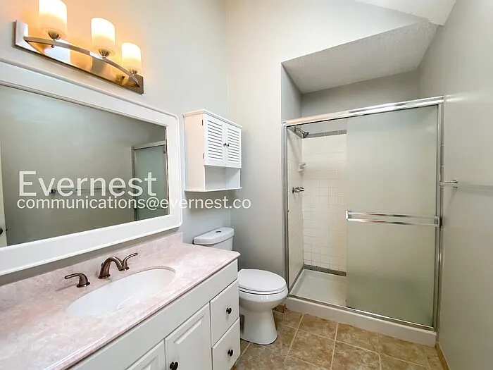 1104 E Pineview St — Photo 9