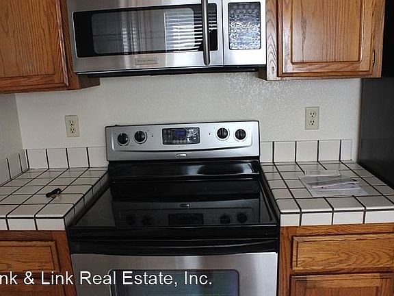 3rd image of 204 Ashby Pl