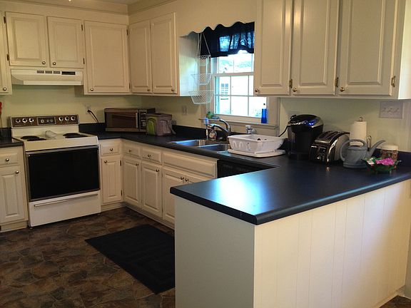 Kitchen lots of counter space