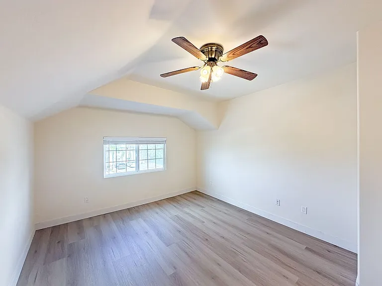 SD: Bright 2BD/2BA Unit in University Heights with A/C, In-Unit Laundry & 1 Reserved Parking — Photo 14