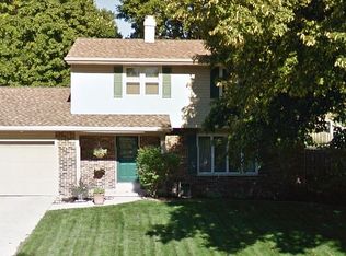 553 Edelweiss Dr, Green Bay, WI 54302