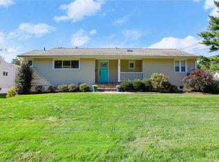 107 Bennett St, Fairfield, CT 06825