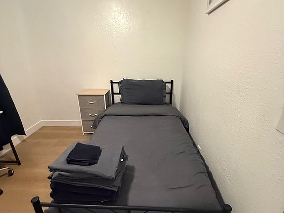 5th image of 4101 4th Ave #4