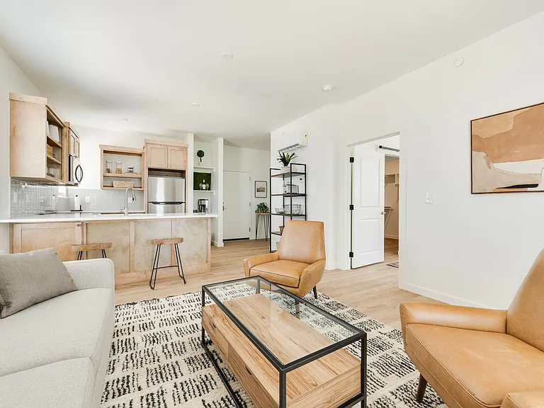 B12 Apartments — Photo 6