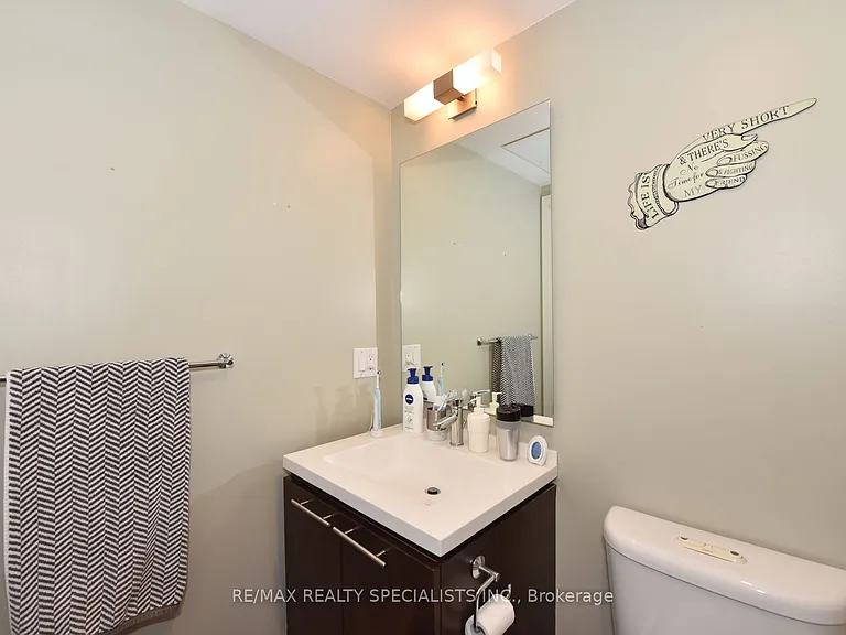 70 Roehampton Ave #712 — Photo 14