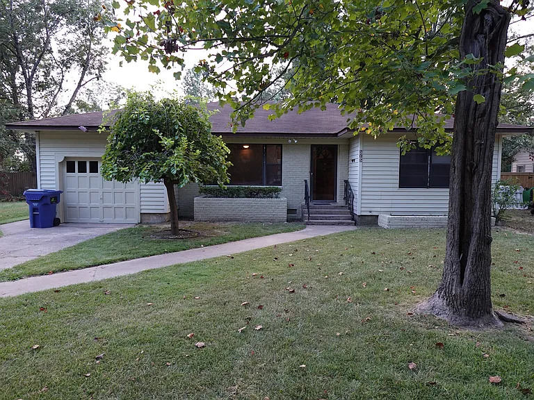 515 Livermore Ave — Photo 1