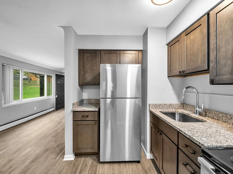 327 Lysander St