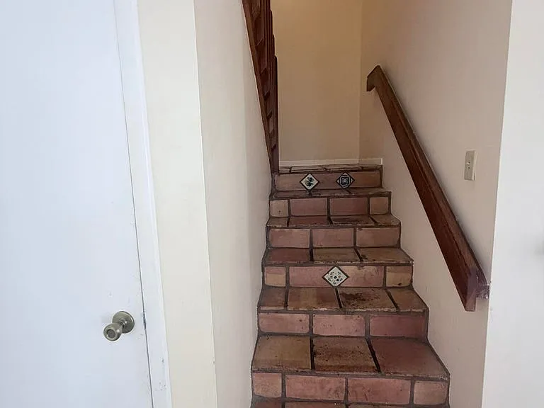 3725 Village Dr — Photo 5