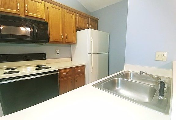 3rd image of 148 Andrews Blvd