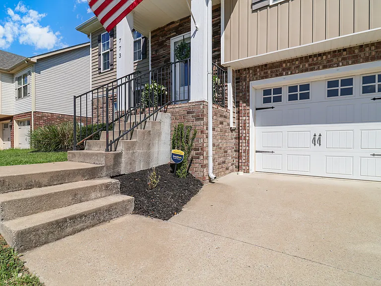 773 Banister Dr — Photo 4