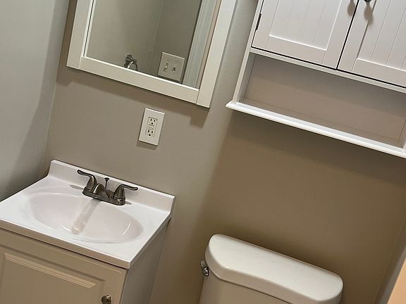 4th image of 638 Borough Rd #B