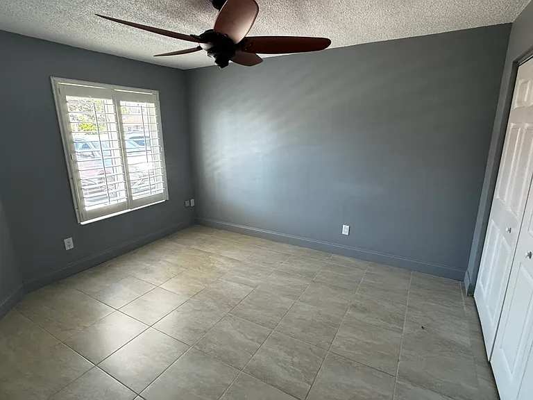 163 Breezeway Ct — Photo 11