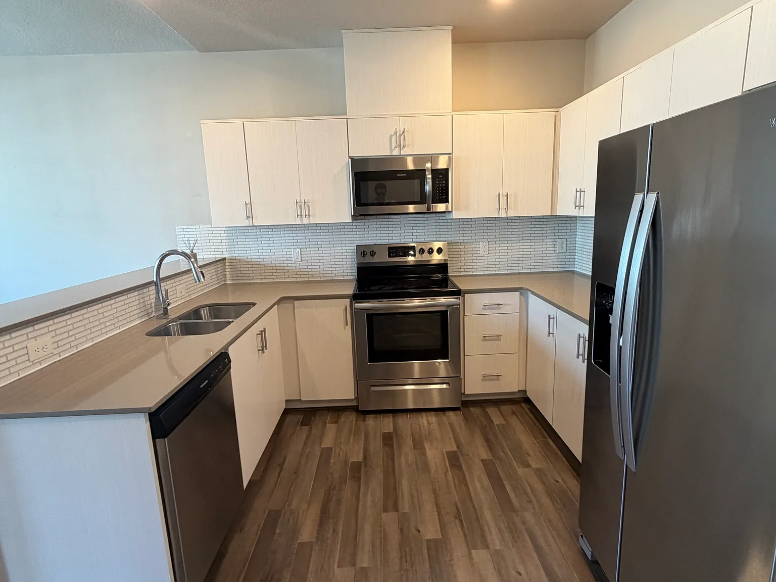 1 bed, 646 sqft, $1,800 — Photo 3