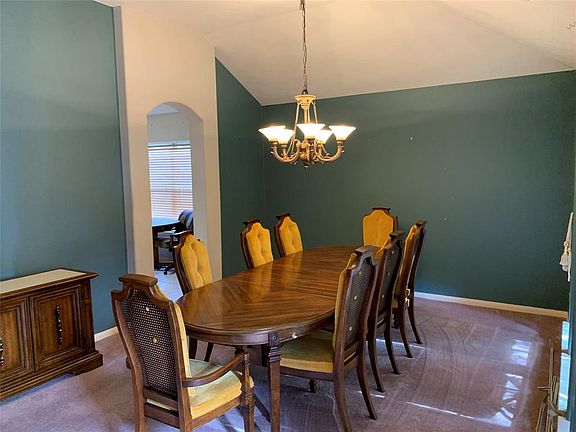 4th image of 207 Flat Creek Ln