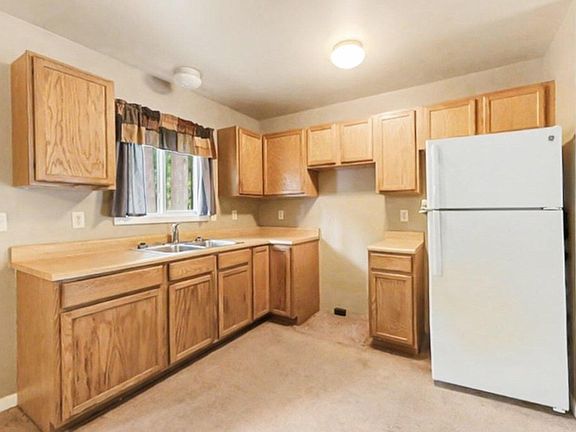 2nd image of 207 Dover Dr