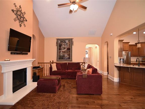 3rd image of 11947 Avedon Dr
