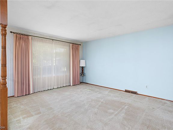 4th image of 21977 Cricket Ln