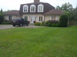 24 Dundee Ln, Southampton, NY 11968