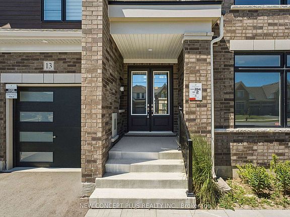 4th image of 11 Bayberry Dr