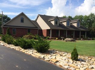 840 W Elm St, Clay, KY 42404