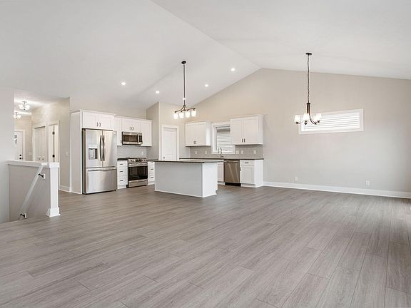 5th image of 3810 Elderberry Dr