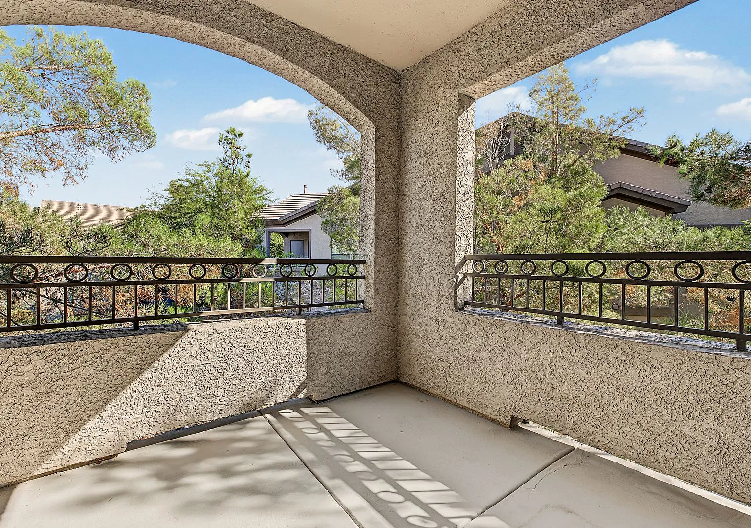 Beautifully upgraded 1-Bedroom condo in Gated Skye Canyon Community! — Photo 2