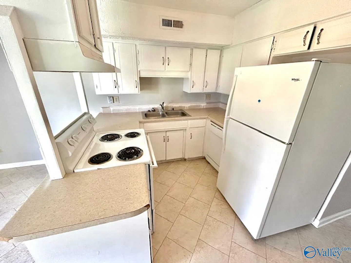 2 bed, 2.0 bath, 850 sqft, $1,000 — Photo 3