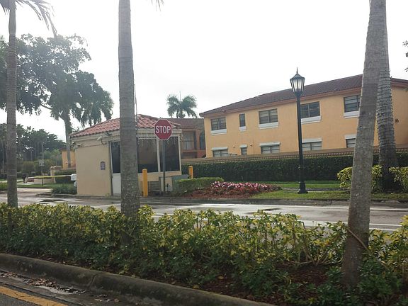 5th image of 17629 NW 62nd Ct