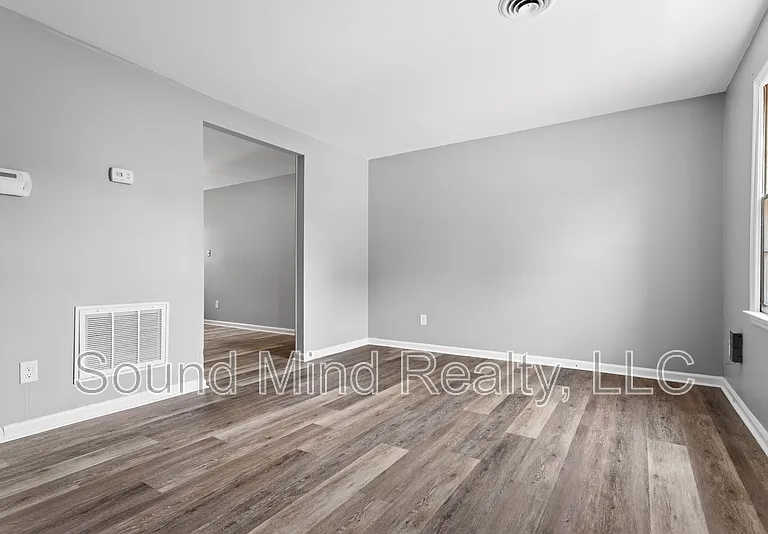 2600 Mallard Ct — Photo 2
