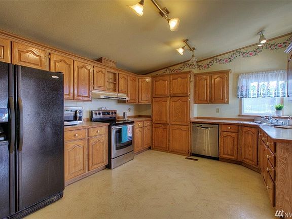 5th image of 8005 192nd Street Ct E