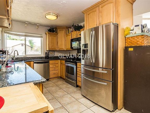 3rd image of 6008 Carpenteria Way