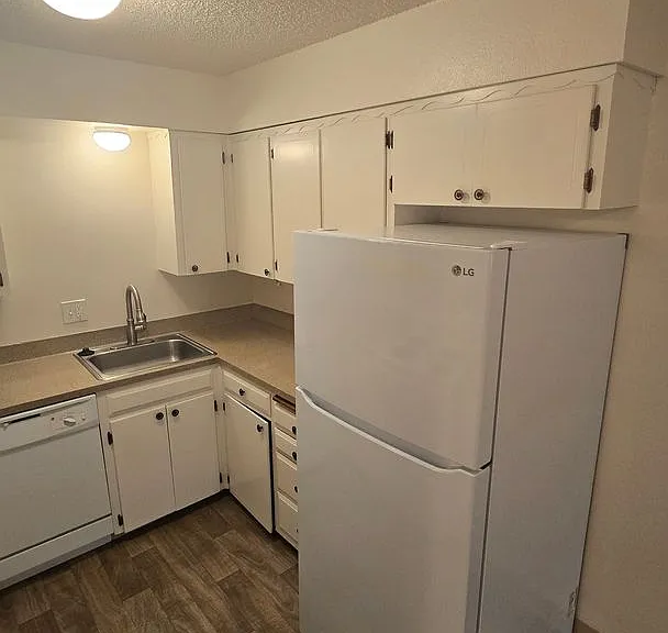 Canterbury Terrace Apartments — Photo 17