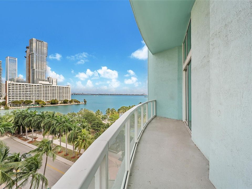 1st image of 1900 N Bayshore Dr APT 909