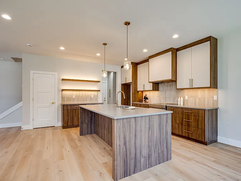 11010 NE 54th Ave — Photo 5